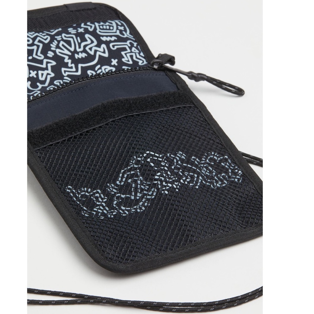 NWT Keith Haring Neck Strap Bag - Picture 3 of 4